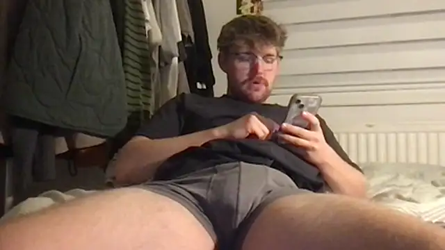 Snapshot of Angus80085 chatting on October 2025 05:45:02 PM Angus80085 online show from October 2025 05:45:02 PM