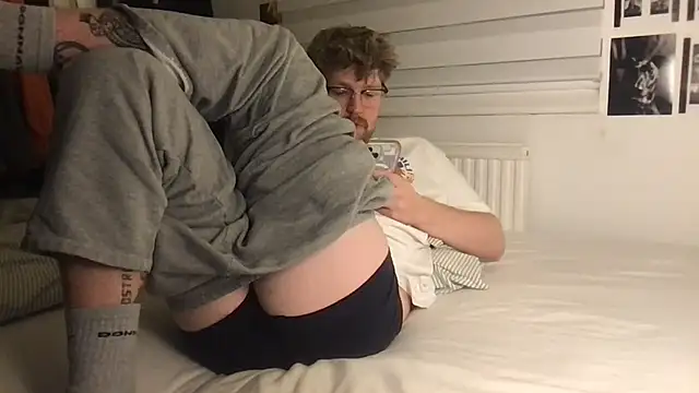 Snapshot of Angus80085 chatting on October 2025 08:55:02 PM Angus80085 online show from October 2025 08:55:02 PM