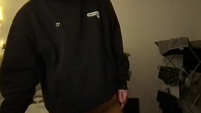 Snapshot of Angus80085 chatting on January 2026 05:51:02 PM Angus80085 online show from January 2026 05:51:02 PM