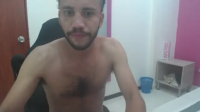 Juan FelipeX01 online show from October 2025 03:24:01 PM