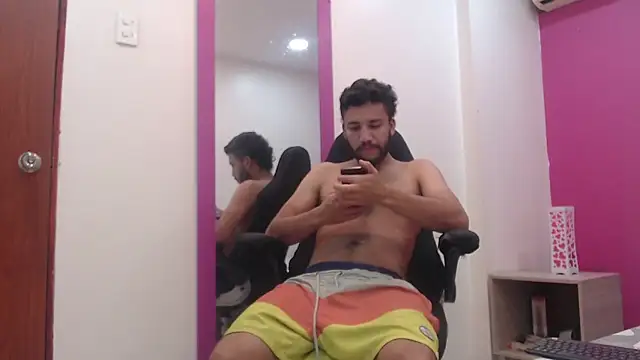 Juan FelipeX01 online show from November 2025 04:40:01 PM