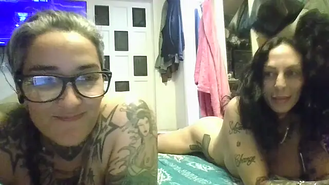 Snapshot of inkdhollow1 chatting on June 2026 10:14:02 PM inkdhollow1 online show from June 2026 10:14:02 PM