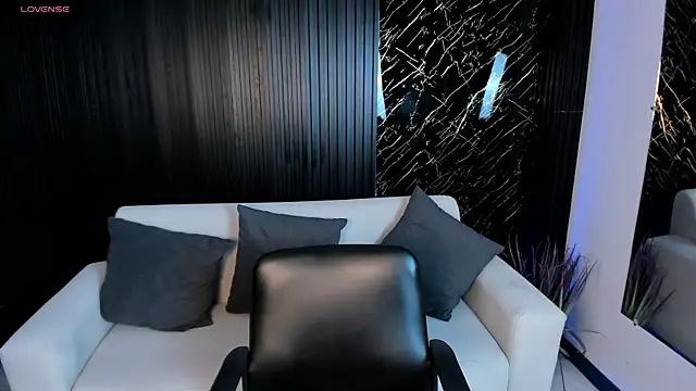 VenusCooper online show from November 2025 06:40:02 PM