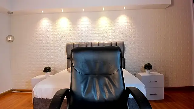 VenusCooper online show from March 2026 05:45:02 PM