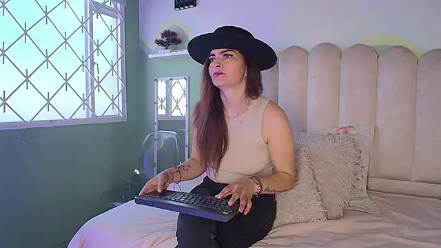 Snapshot of BiancaLuxx_ chatting on March 2026 12:51:02 PM BiancaLuxx online show from March 2026 12:51:02 PM