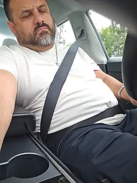 Roddog18 online show from June 2026 05:52:01 PM