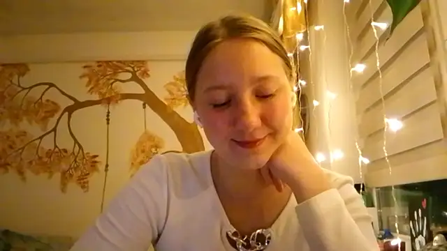 CarynFlaryn online show from October 2025 03:03:02 AM