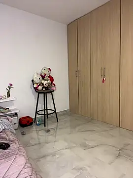 Zoe riivas online show from October 2025 10:47:01 AM