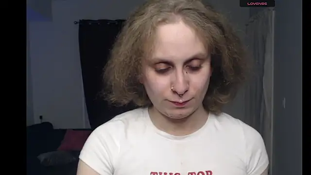 Snapshot of cinderellie chatting on January 2026 03:42:02 AM cinderellie online show from January 2026 03:42:02 AM