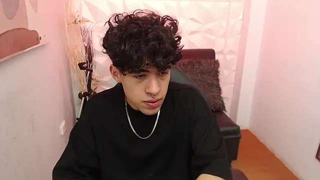 Liil boy online show from October 2025 04:02:01 AM