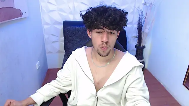 Liil boy online show from November 2025 03:27:02 AM