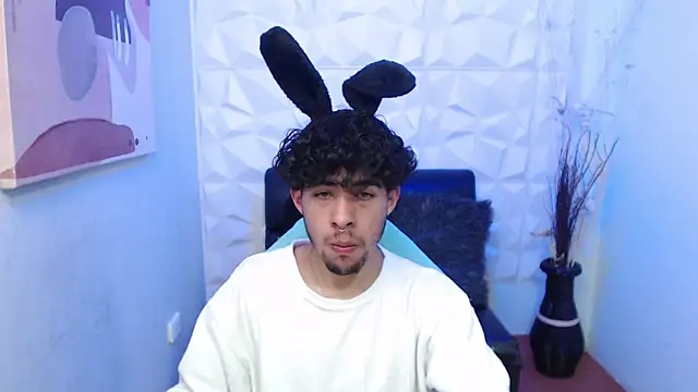 Liil boy online show from November 2025 03:27:02 AM