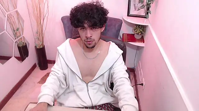 Liil boy online show from November 2025 03:40:01 AM