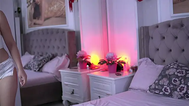 AuroraSins online show from December 2025 04:19:01 AM