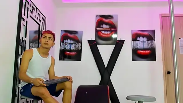 VERY HOT GUYS online show from October 2025 10:54:02 PM