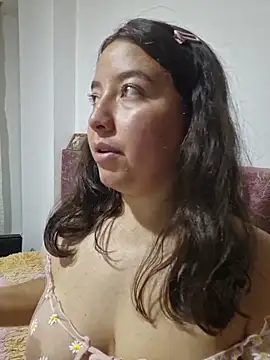 annyaparis online show from December 2025 11:57:02 PM