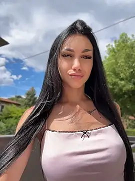 ilariea girl online show from June 2026 01:43:01 PM