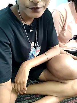 Snapshot of Unique_girls90 chatting on February 2026 05:23:01 AM Unique girls90 online show from February 2026 05:23:01 AM