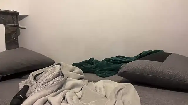 nanaisbackk online show from March 2026 07:39:02 PM