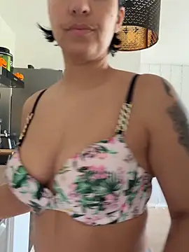 LaPetiteKim online show from October 2025 11:55:02 AM