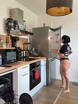 LaPetiteKim online show from March 2026 12:55:01 PM