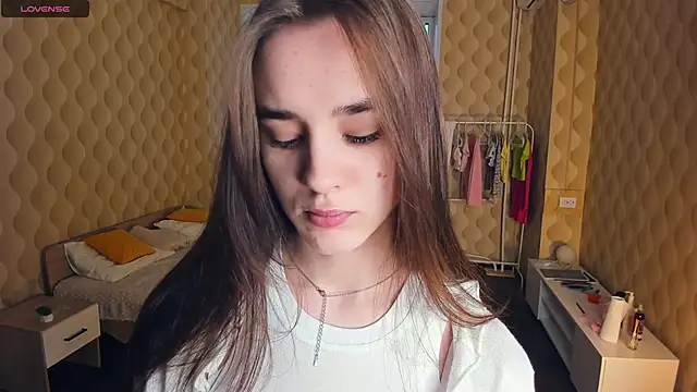 JinnyMcie online show from December 2025 12:12:02 PM