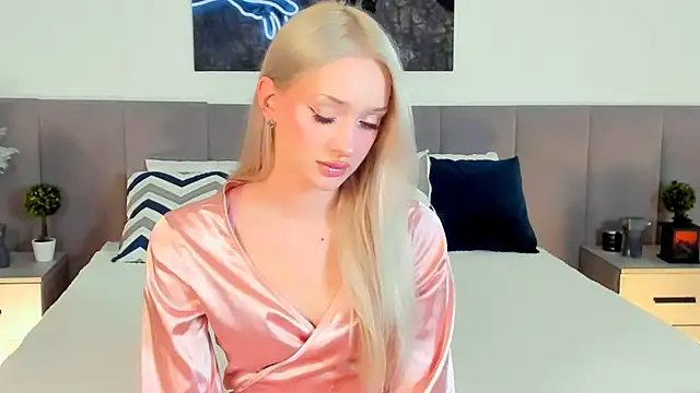 SugarWhisper online show from November 2025 03:05:02 PM