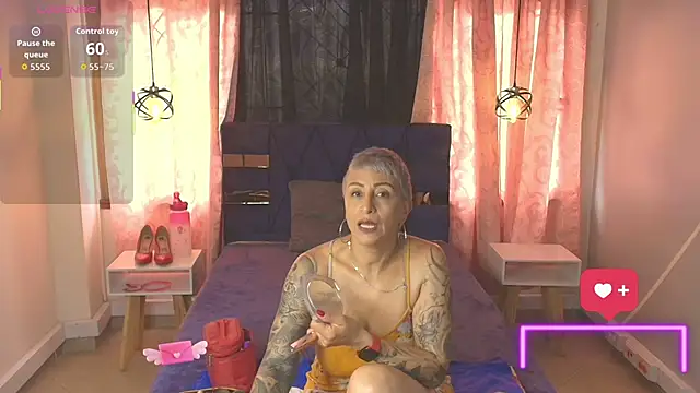 Charlotte  Gray online show from November 2025 12:38:01 PM