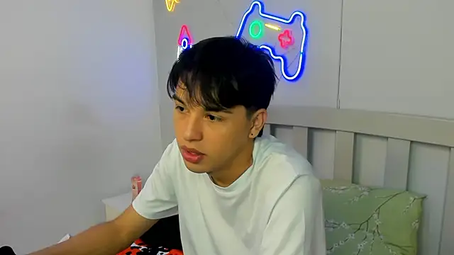 StiwenTwink online show from October 2025 02:16:01 PM