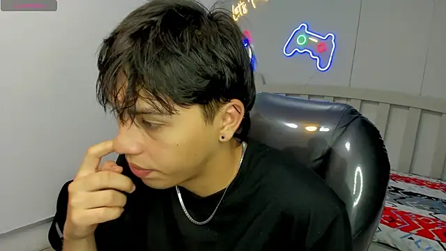 StiwenTwink online show from October 2025 04:08:02 PM