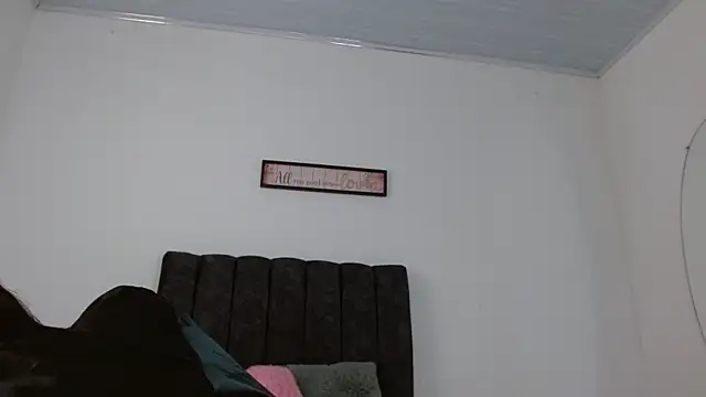 ManuelaDelgado online show from October 2025 04:27:02 PM