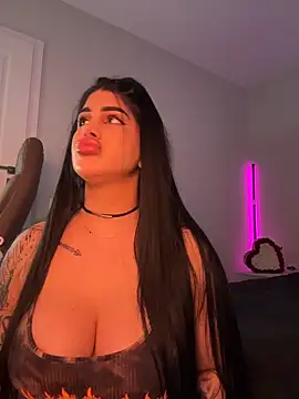 Niinarosee online show from March 2026 05:24:01 PM