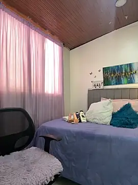 Antonella  b online show from November 2025 01:22:02 PM