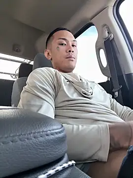 Loadedeggs online show from November 2025 06:46:02 PM