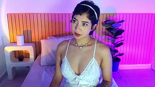 Snapshot of emma_web_ chatting on July 2026 02:56:01 PM emma web online show from July 2026 02:56:01 PM