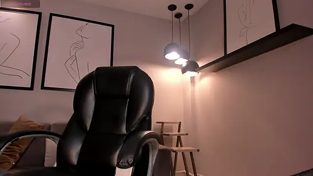 EmilyJohnsonX1 online show from November 2025 03:01:02 AM