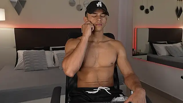 DanteeStone online show from October 2025 08:19:02 PM