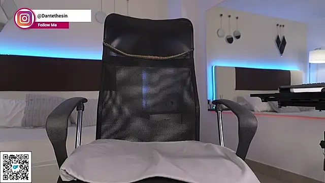 Snapshot of DanteeStone chatting on February 2026 06:47:02 PM DanteeStone online show from February 2026 06:47:02 PM