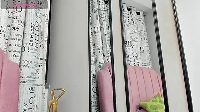 Zoe Blond online show from October 2025 04:57:02 AM