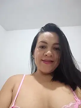 Snapshot of LindaSalo33 chatting on October 2025 03:14:02 AM LindaSalo33 online show from October 2025 03:14:02 AM