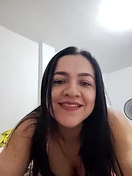 Snapshot of LindaSalo33 chatting on October 2025 04:12:02 AM LindaSalo33 online show from October 2025 04:12:02 AM