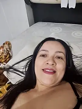 Snapshot of LindaSalo33 chatting on November 2025 04:45:01 AM LindaSalo33 online show from November 2025 04:45:01 AM