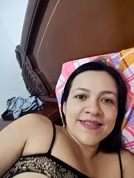 Snapshot of LindaSalo33 chatting on November 2025 04:18:02 AM LindaSalo33 online show from November 2025 04:18:02 AM