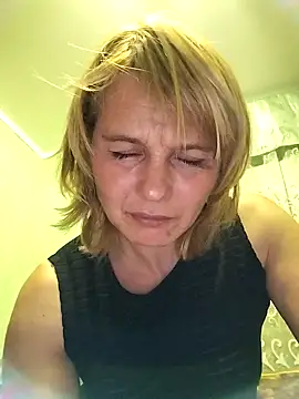 Masha412111 online show from October 2025 08:18:02 PM