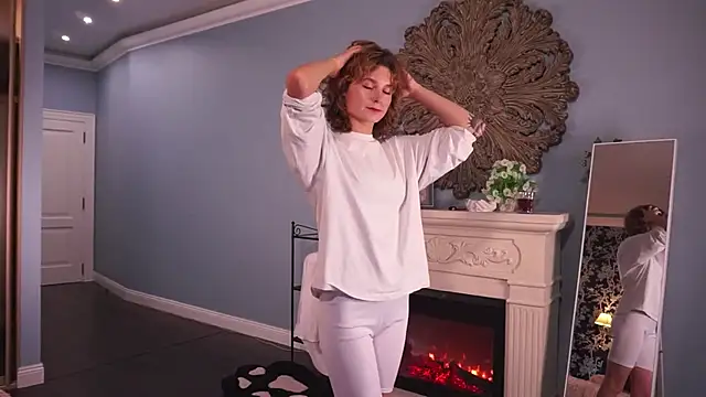 BellaReppert online show from October 2025 08:28:01 PM