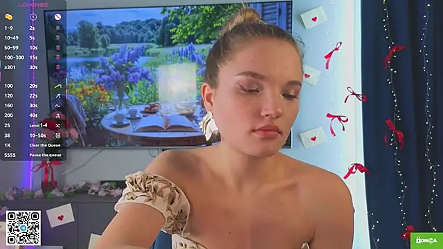 JulieLupo online show from March 2026 06:09:01 AM