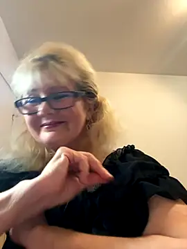 BoloshkaBlonda online show from October 2025 08:11:02 PM