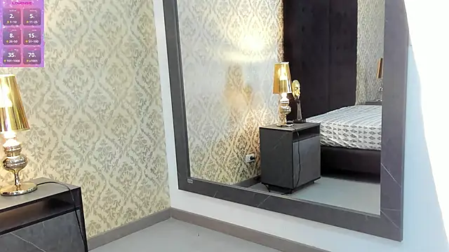 MolyBoston online show from October 2025 12:59:01 PM