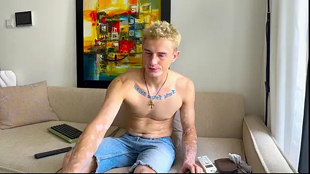 Snapshot of YummyGann chatting on November 2025 05:00:02 AM YummyGann online show from November 2025 05:00:02 AM