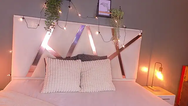 Snapshot of AmarisLenox__ chatting on October 2025 02:44:01 AM AmarisLenox online show from October 2025 02:44:01 AM